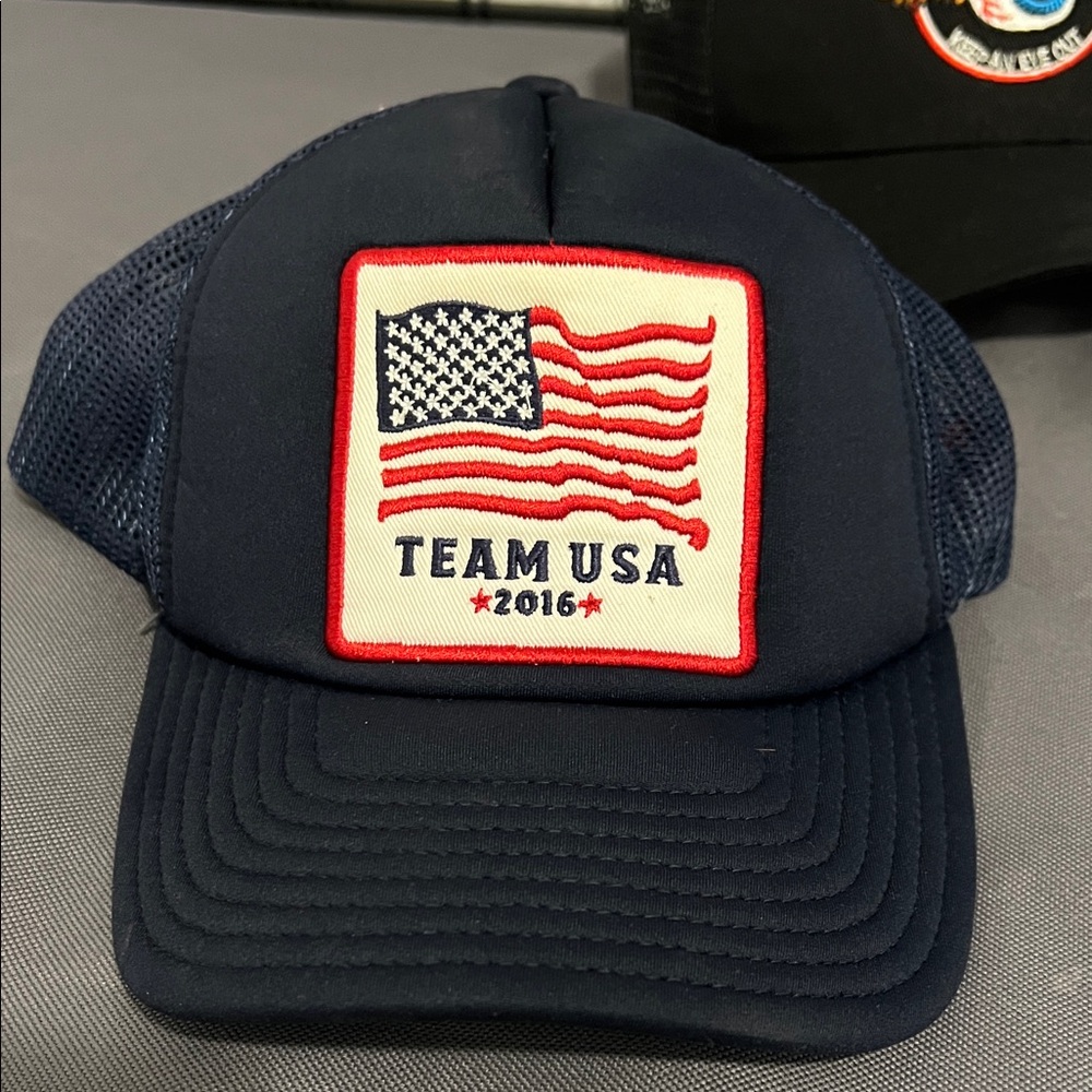 Trucker/Mesh hat bundle - Picture 10 of 13